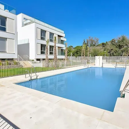 Apartment Beachside Retreat In Elviria, Near Amenities! *