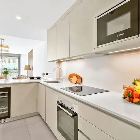 Beachside Retreat In Elviria, Near Amenities! Apartment *