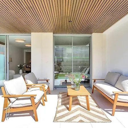Apartment Beachside Retreat In Elviria, Near Amenities!