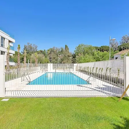 Beachside Retreat In Elviria, Near Amenities! Marbella